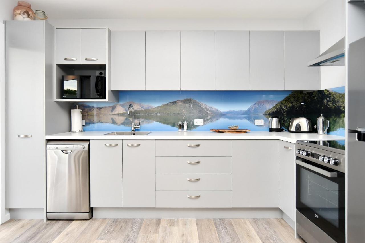 Brockworth Place - Christchurch Holiday Homes Bagian luar foto