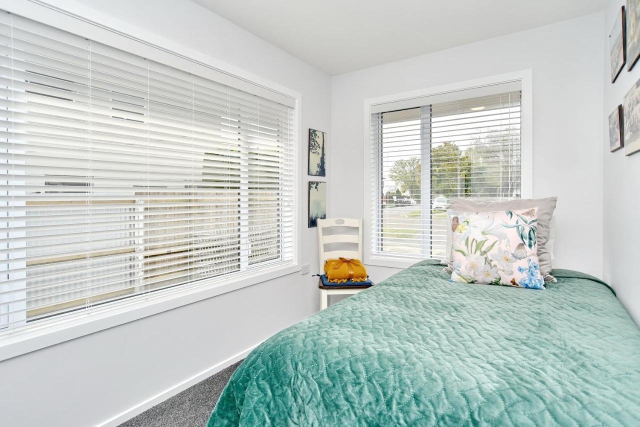 Brockworth Place - Christchurch Holiday Homes Bagian luar foto